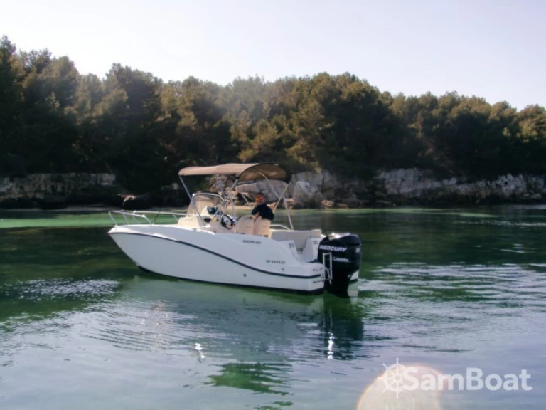 Wynajmij Quicksilver Activ 535 Open w Antibes