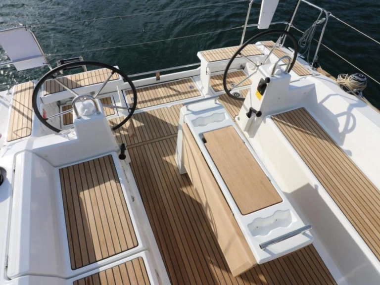 Wynajem łodzi Sète tanio Oceanis 38.1