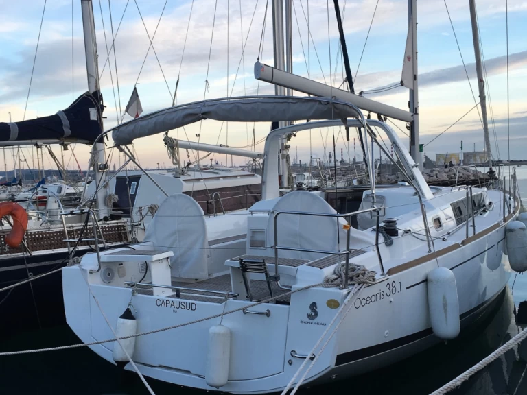 Wynajem Żaglowiec w Sète - Bénéteau Oceanis 38.1