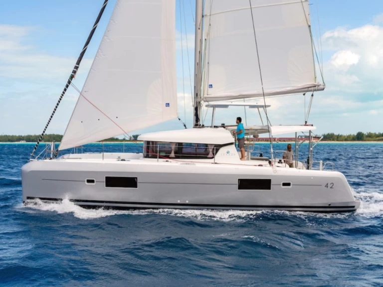 Katamaran do wynajmu w Sant Antoni de Portmany w najlepszej cenie