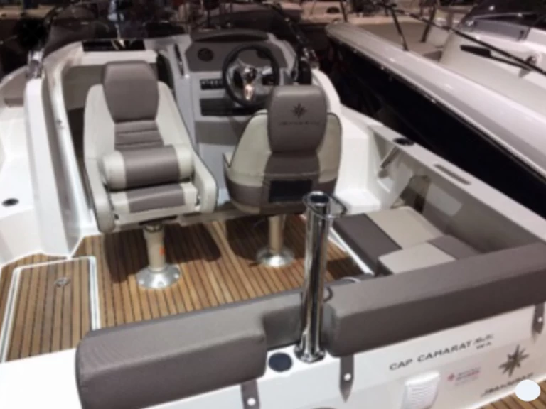 Motorówka do wynajmu w Novi Vinodolski w najlepszej cenie