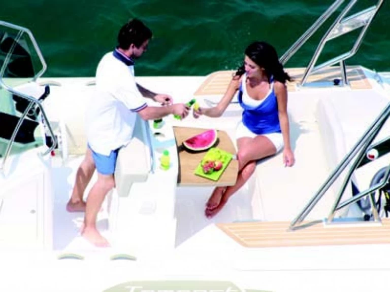 Łódż półsztywna do wynajmu w Propriano w najlepszej cenie