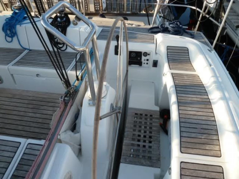 Wynajem łodzi Hyeres tanio First 47.7