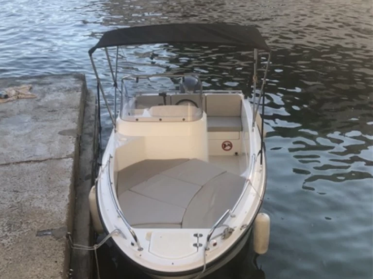 Wynajmij Quicksilver Activ 455 Open w Marsylia