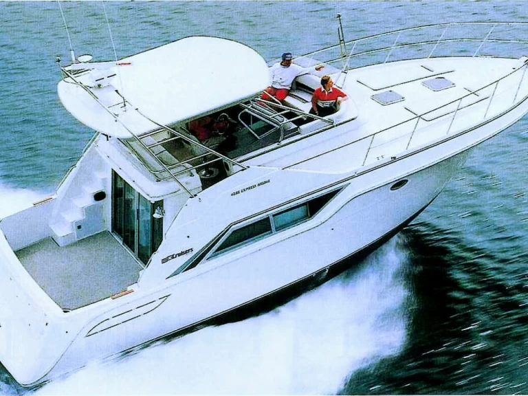 Wynajmij Cruisers Inc 4280 Express Bridge w Ameglia