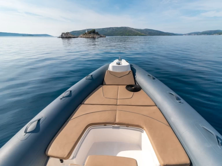 Wynajem Łódż półsztywna w Trogir - Bwa Sport 26 GTO
