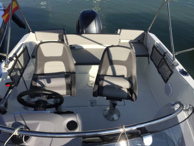 Wynajmij Motorówka z lub bez skippera Jeanneau w Novi Vinodolski