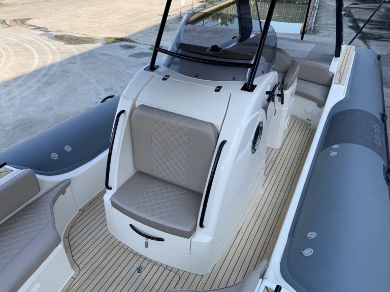 Wynajmij Łódż półsztywna z lub bez skippera Black by 3BBB w Port Grimaud