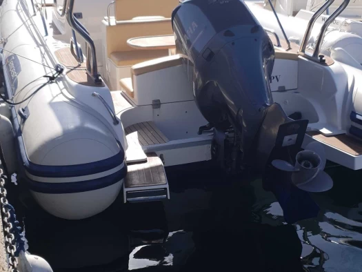 Wynajmij Łódż półsztywna z lub bez skippera Capelli w Propriano