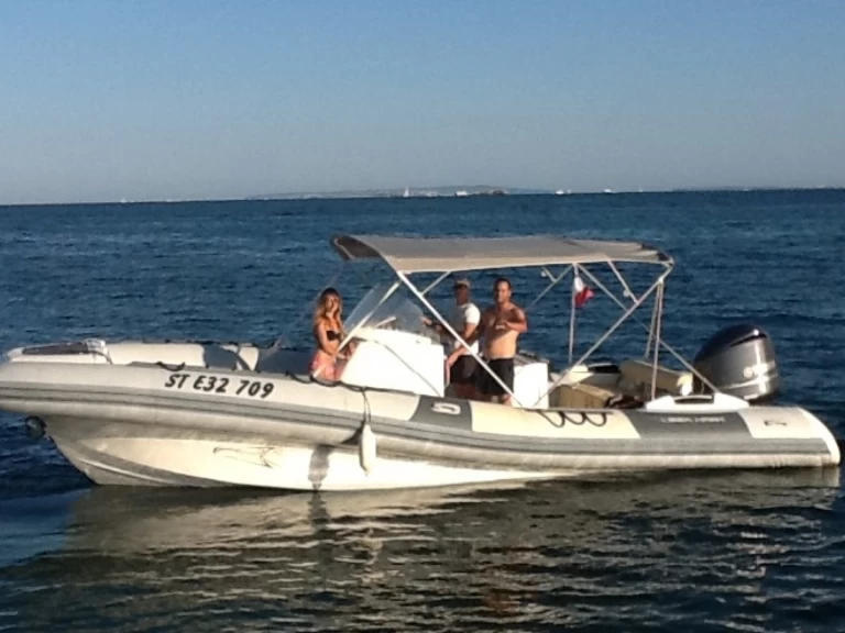 Wynajem Łódż półsztywna Kelt z patentem 