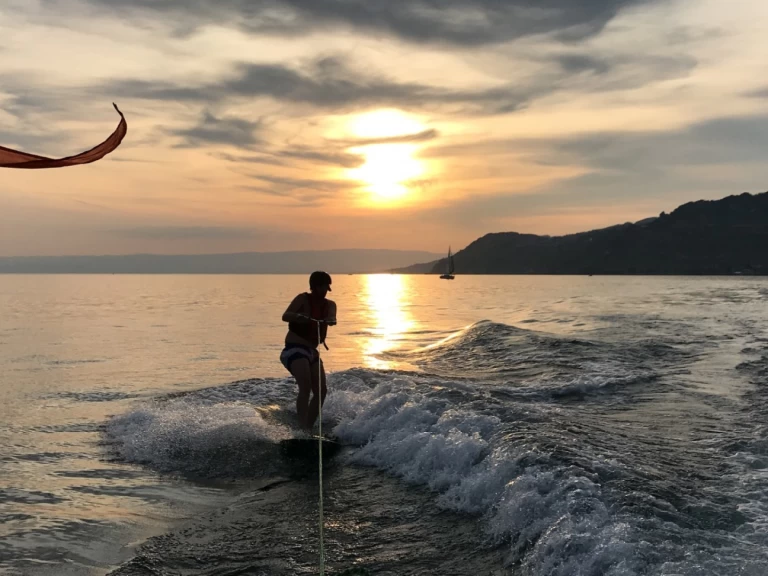Wynajem w Vevey- Bayliner CC7 na SamBoat