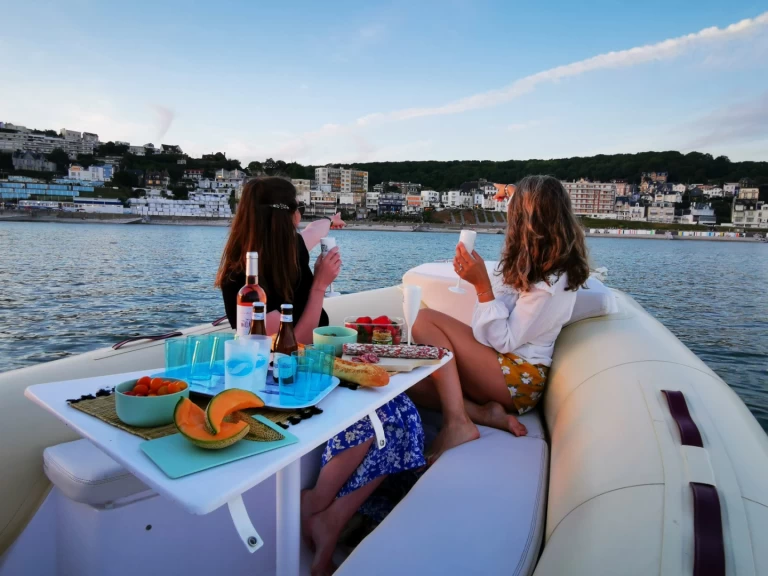 Wynajmij Łódż półsztywna z lub bez skippera Tiger w Le Havre