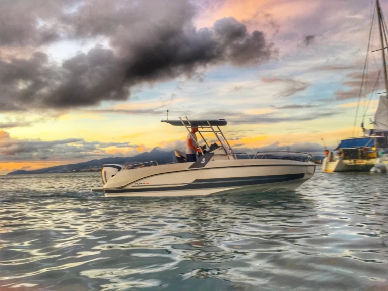 Wynajem Motorówka Bénéteau z patentem 