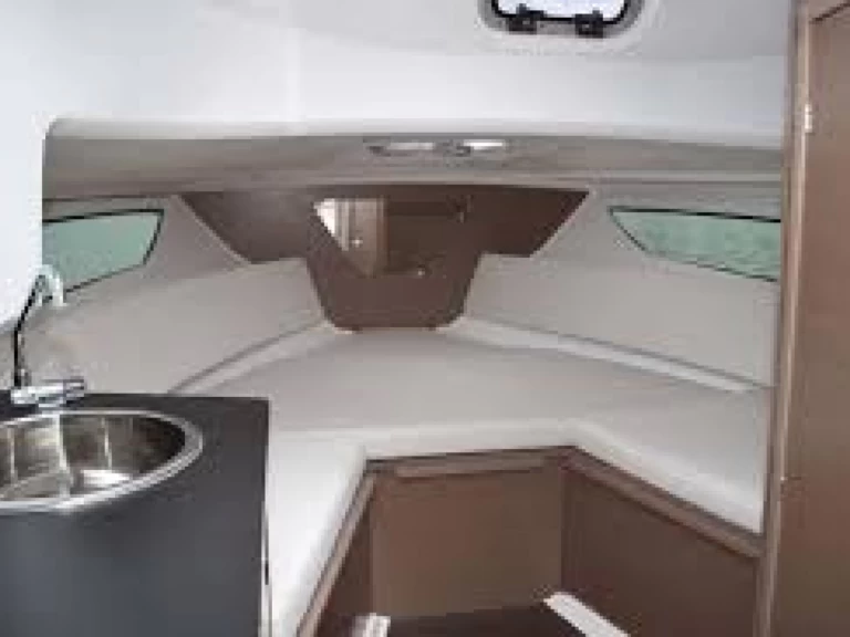 Wynajmij Motorówka z lub bez skippera Jeanneau w Hyeres