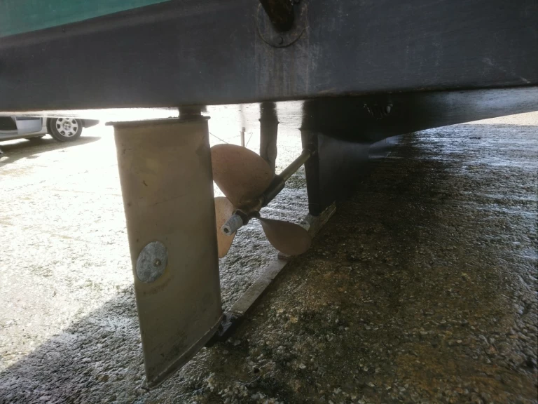 Wynajem Motorówka Jeanneau z patentem 