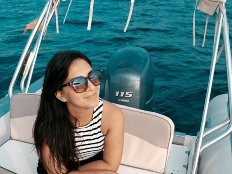 Wynajem Łódż półsztywna w Roses - Lomac Lomac 600 IN