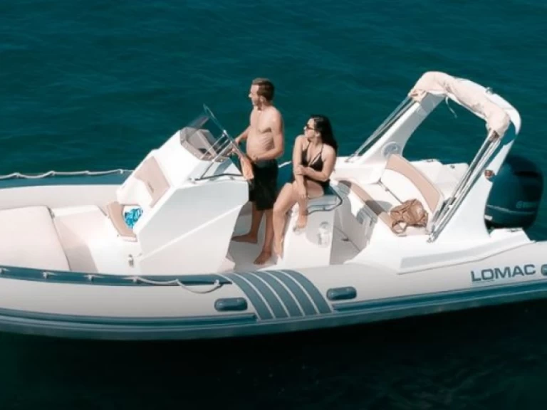 Wynajmij Lomac Lomac 710 IN w Roses