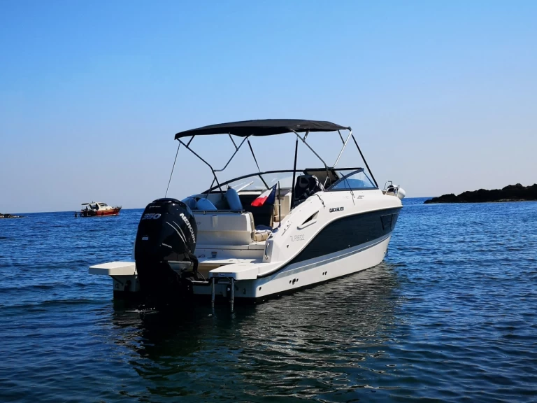 Wynajem łodzi Quicksylver Activ 805 Cruiser w Hyeres na SamBoat 
