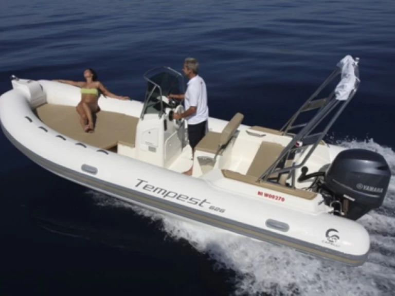 Capelli Tempest 626 między profesjonalistami a osobami prywatnymi w Propriano