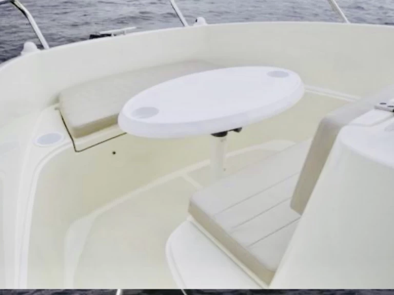 Wynajmij Motorówka z lub bez skippera Quicksilver w Marsylia