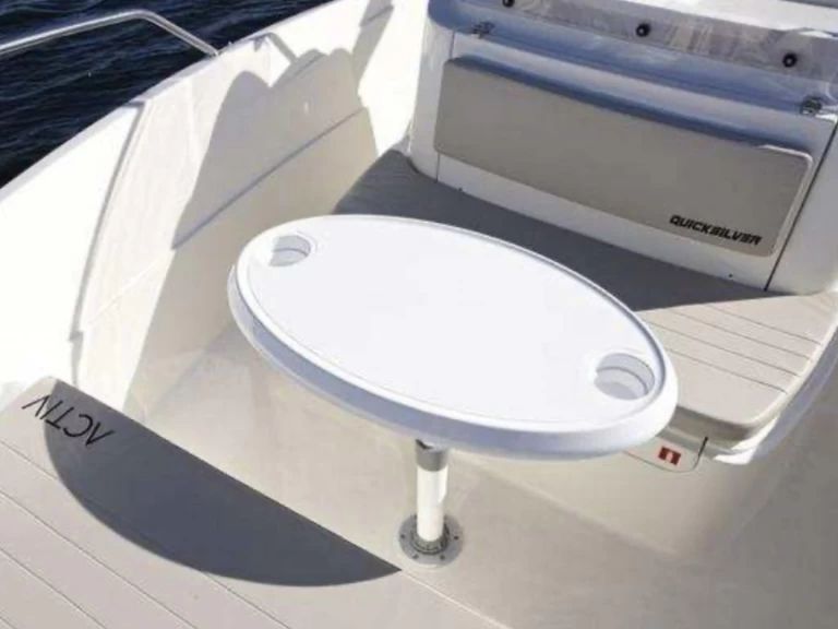 Motorówka do wynajmu w Marsylia w najlepszej cenie