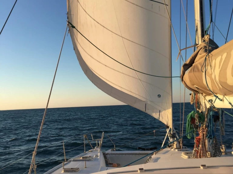 Wynajem Katamaran Jeantot-Marine z patentem 