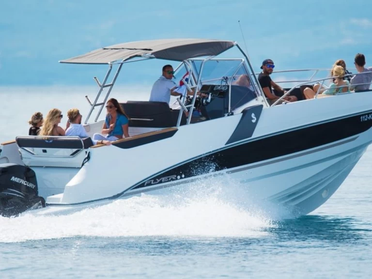 Wynajmij Bénéteau Flyer 8.8 SPACEdeck w Lorient