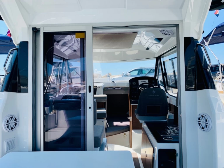 Motorówka do wynajmu w Split w najlepszej cenie