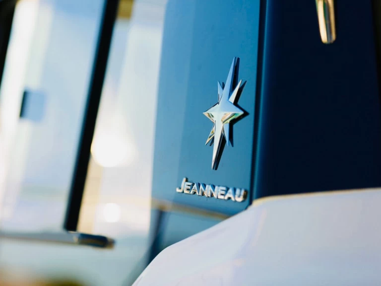 Wynajem łodzi Split tanio Antares 9 OB