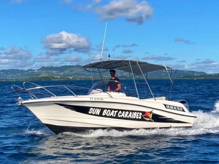 Lobster marion 7,3 między profesjonalistami a osobami prywatnymi w Les Trois-Îlets