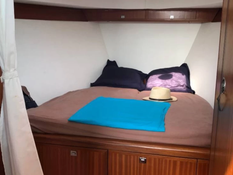 Wynajmij Meta JMF 32 w Sari-Solenzara