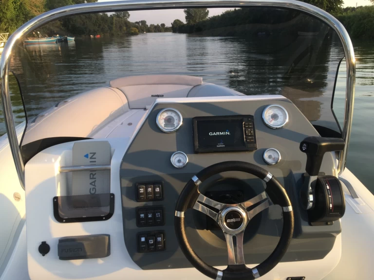 Wynajem Łódż półsztywna w Roses - Salpa Salpa Soleil 23