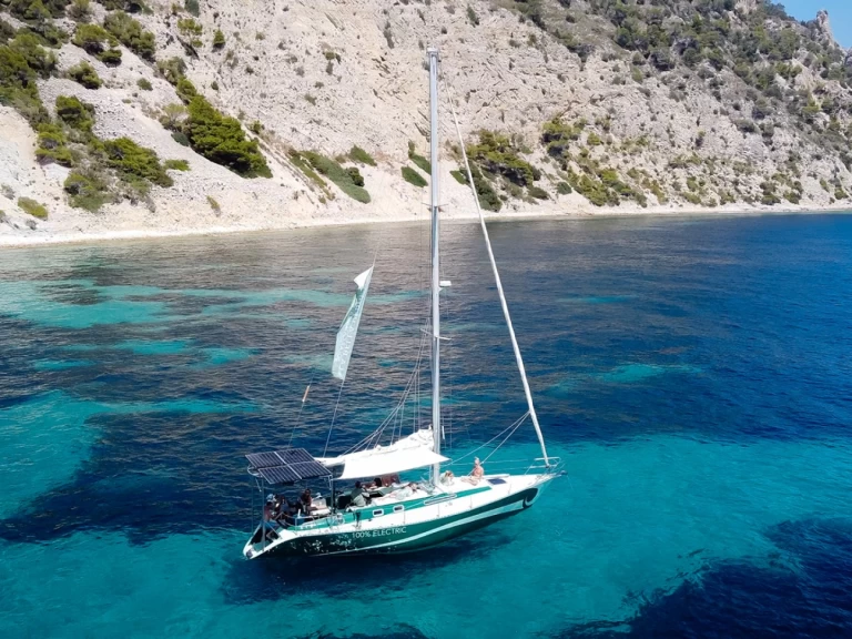 Żaglowiec do wynajmu w Sant Antoni de Portmany w najlepszej cenie