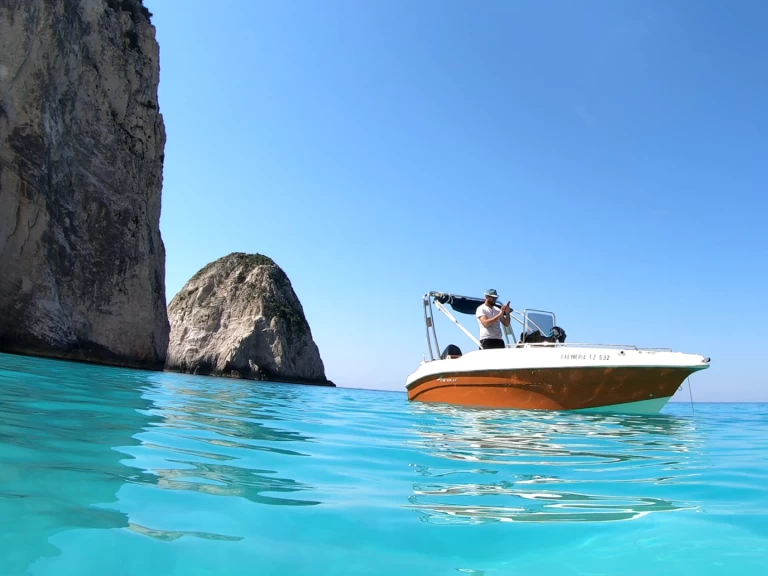 Wynajem Motorówka Nireus z patentem 