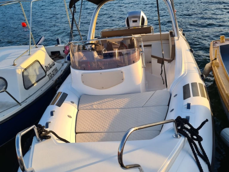 Solemar 23 offshore między profesjonalistami a osobami prywatnymi w Split