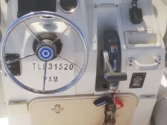 Wynajmij Zodiac Pro Open 550 w Six-Fours-les-Plages