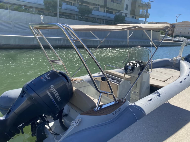 Wynajmij Capelli Tempest 650 w Fréjus