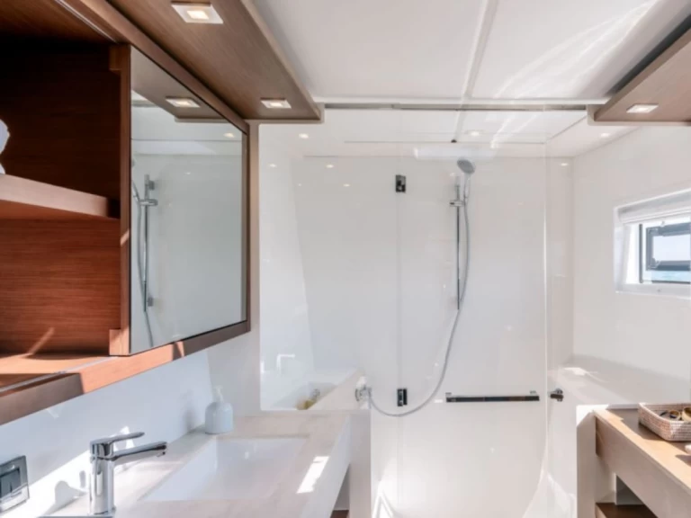 Wynajmij Katamaran z lub bez skippera Lagoon w Mahé