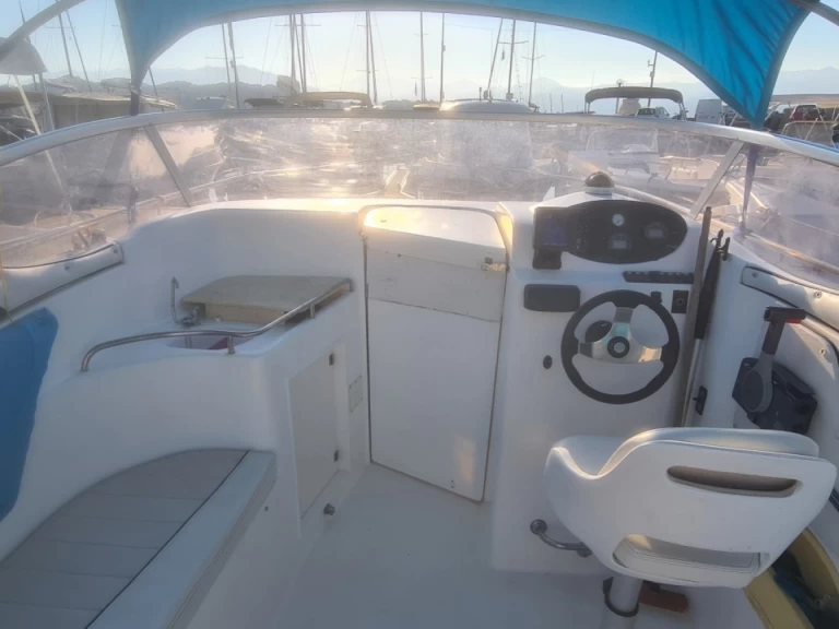 Wynajem Motorówka Saver z patentem 