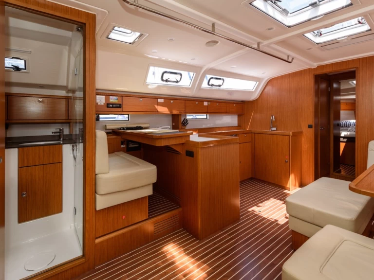 Żaglowiec do wynajmu w Trogir w najlepszej cenie