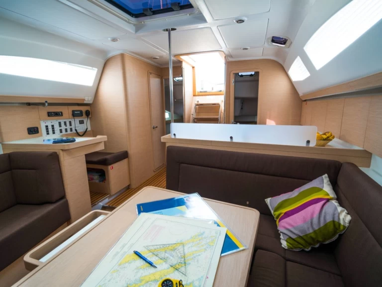 Wynajmij Elan Impression 45 w Biograd na Moru