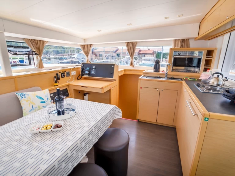 Wynajem Katamaran w Split - Lagoon Lagoon 400 S2