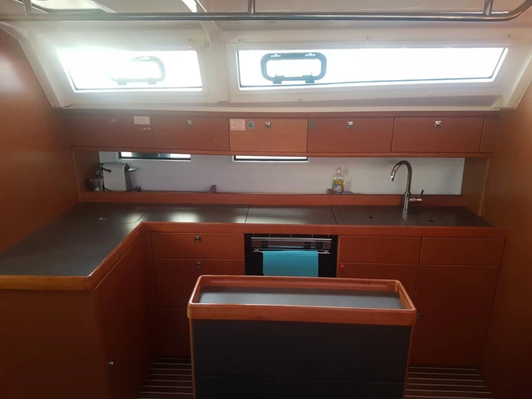 Bavaria Cruiser 46 między profesjonalistami a osobami prywatnymi w Punat