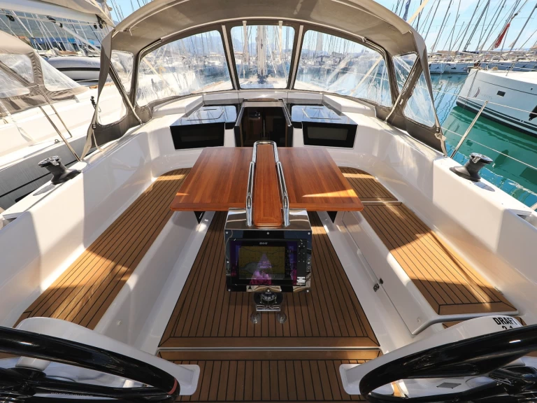 Wynajmij Żaglowiec z lub bez skippera Hanse w Kaštela