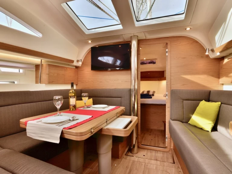 Żaglowiec do wynajmu w Sibenik w najlepszej cenie