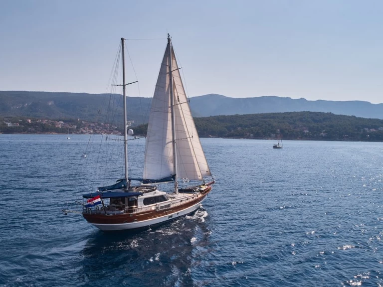 Wynajmij Lotus Lotus  w Split