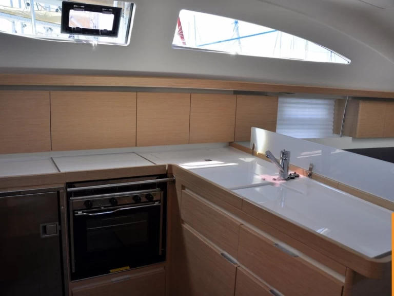 Elan Impression 45 między profesjonalistami a osobami prywatnymi w Izola