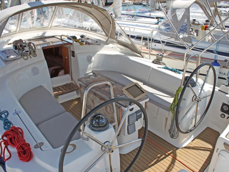 Wynajem łodzi Bavaria Bavaria 42 Cruiser w Lavrio na SamBoat 