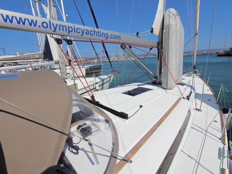 Wynajmij Jeanneau Sun Odyssey 449 w Lavrio