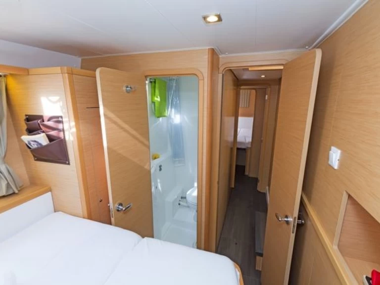 Wynajmij Lagoon Lagoon 400 S2 w Lavrio